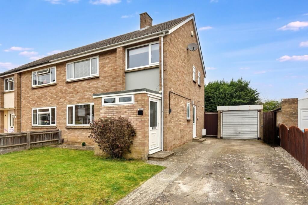 Main image of property: 17 Greens Road, Eynsham, Witney