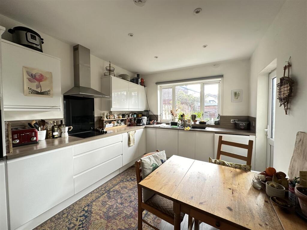 House in Bristol, Fishponds - More