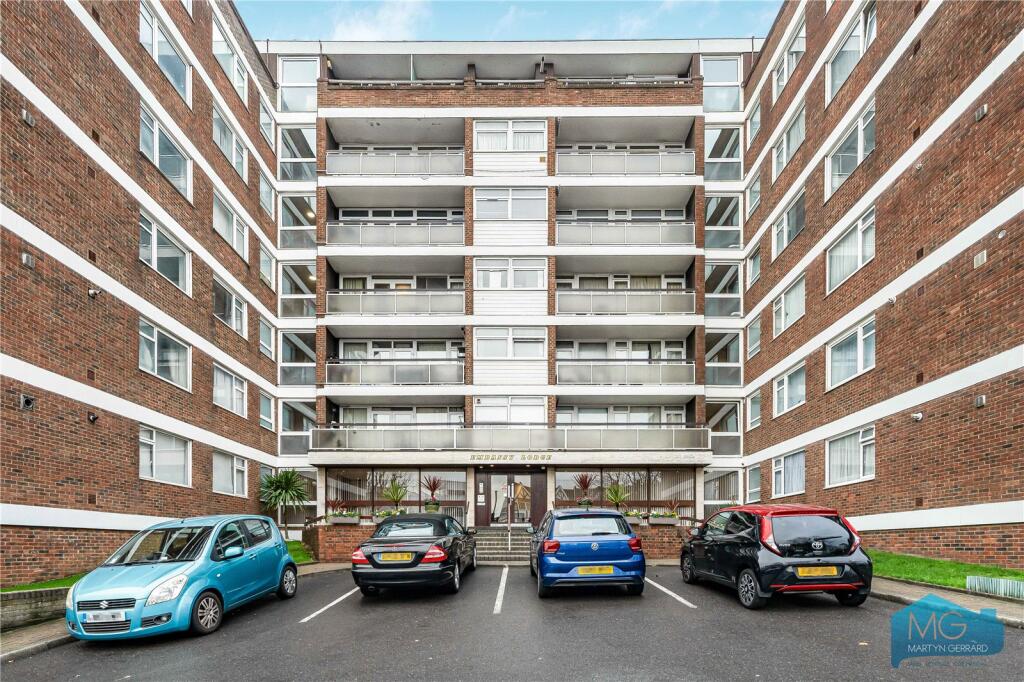 Main image of property: Regents Park Road, London, N3