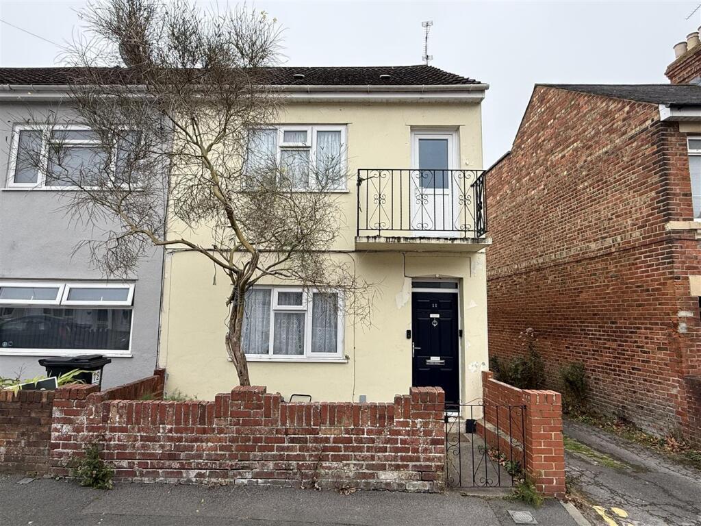 Main image of property: Maxwell Street, Swindon