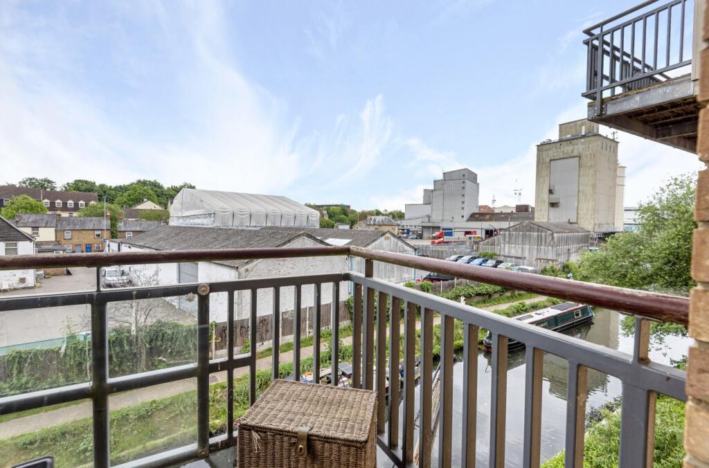 Apartment in East Hertfordshire, Bishop's Stortford - View 5
