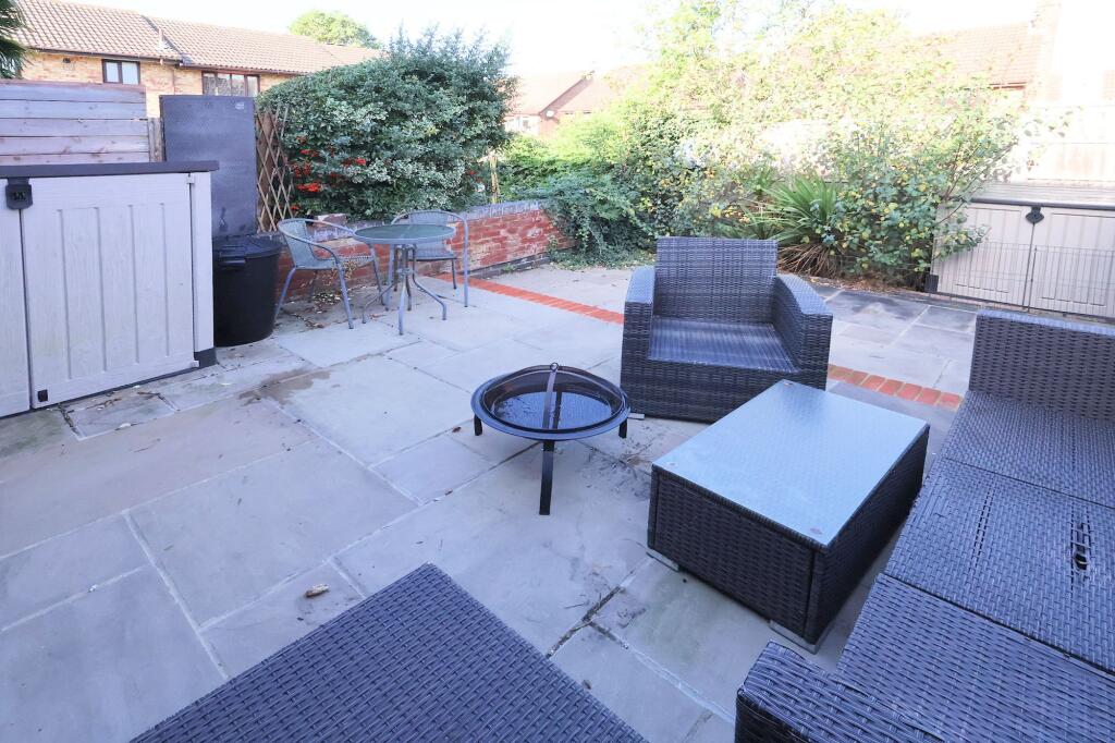 House in Croydon - View 4