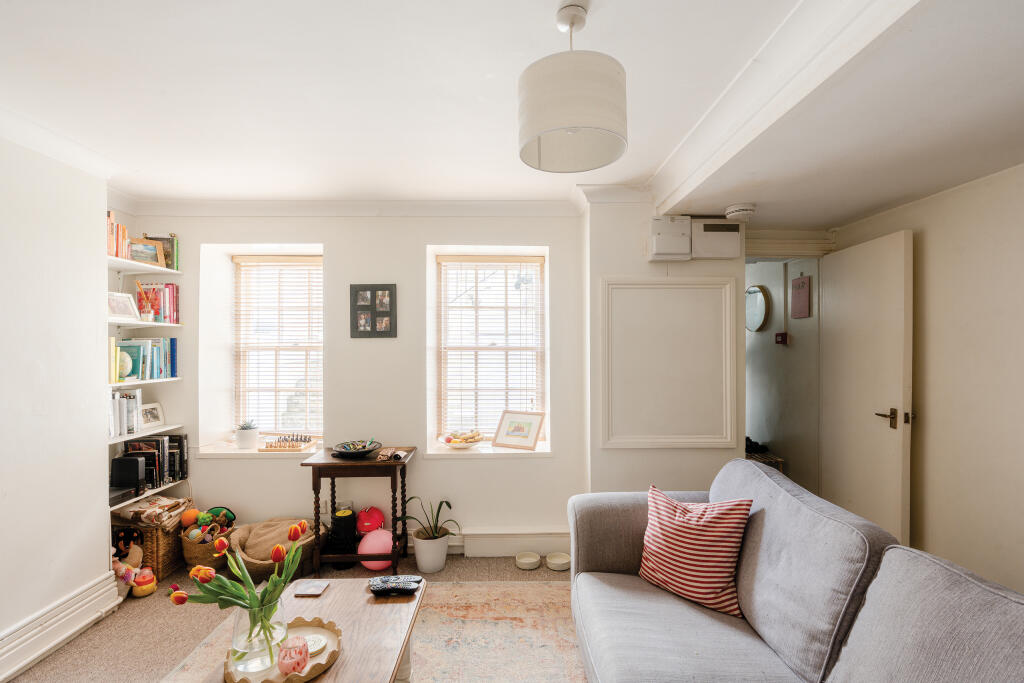 Main image of property: Garden Flat, Southleigh Road, Clifton, Bristol, BS8