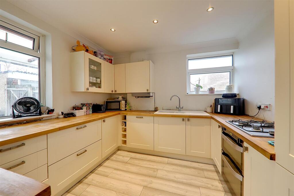 Barfield Park, Lancing, BN15 photo 3