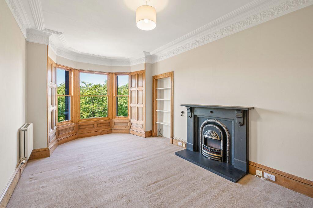 Main image of property: 30/6 Morningside Drive, Edinburgh, EH10 5LZ