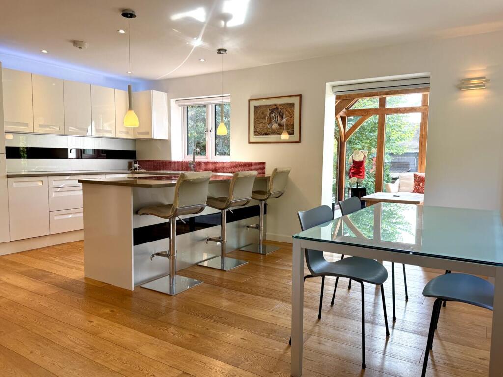 House in Redhill - View 5