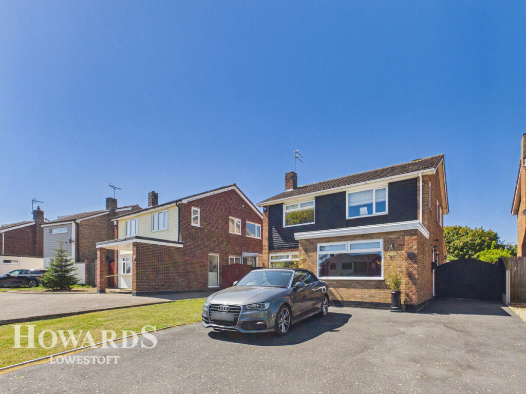 Broadwaters Road, Lowestoft photo 3