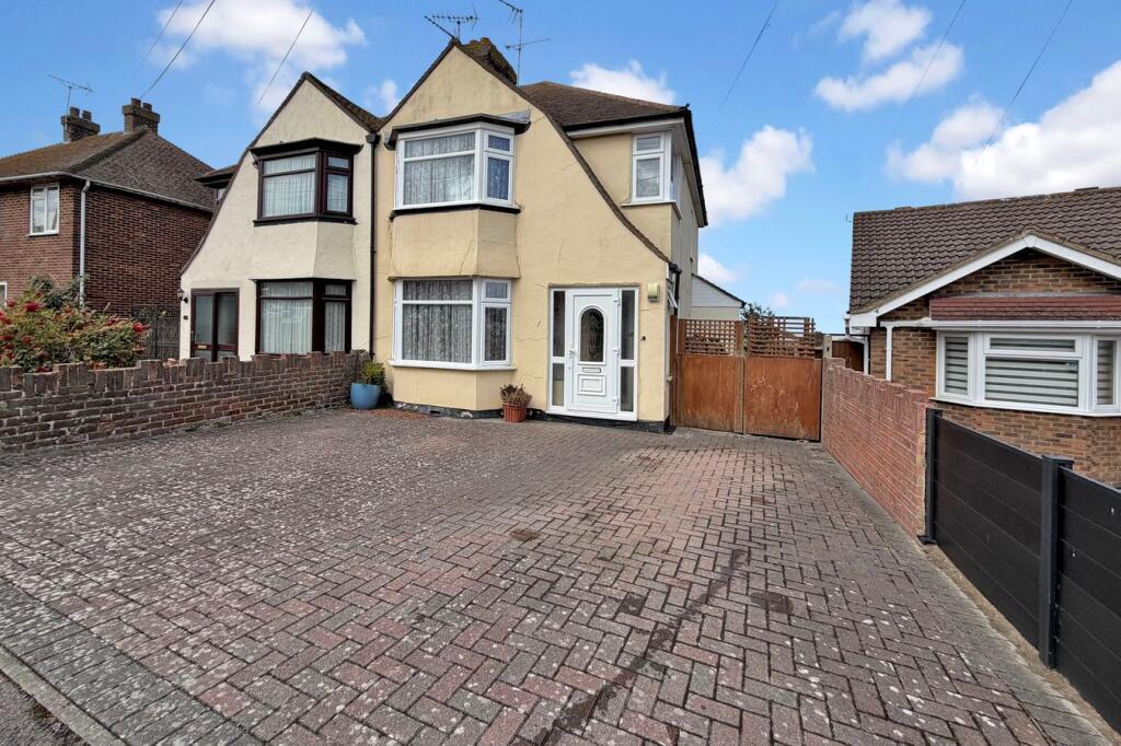 3-bed semi-detached on Danson Way, Rainham, Gillingham, ME8, £350,000