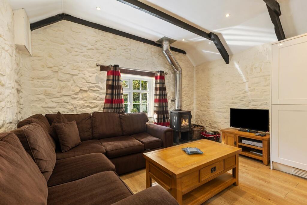 House in Walton East, Llys-y-frân, New Moat - View 4