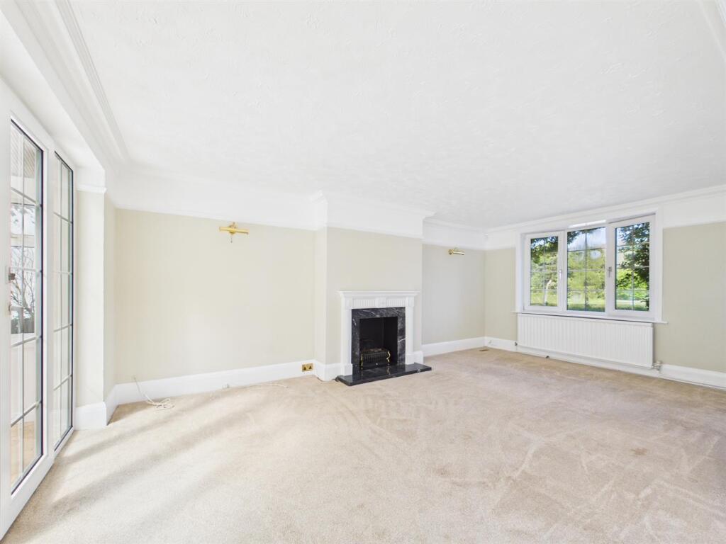 House in Coulsdon, Kenley - View 4