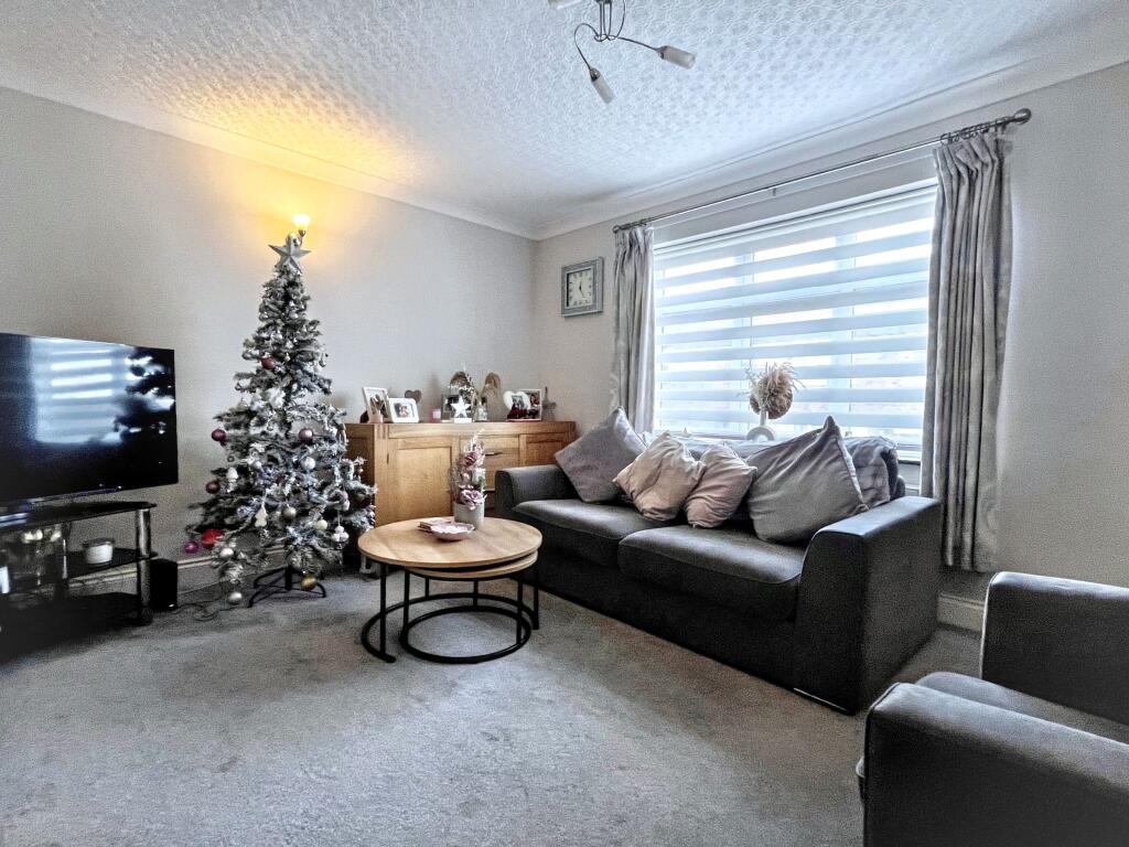 Park Close, Knaresborough photo 4