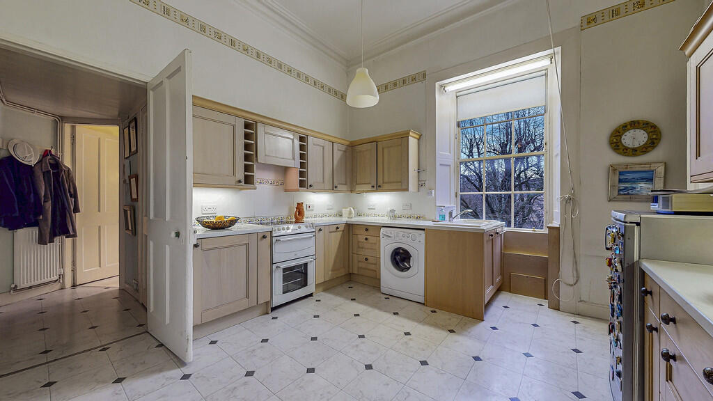 Lansdowne Crescent, Kelvinbridge - View 6