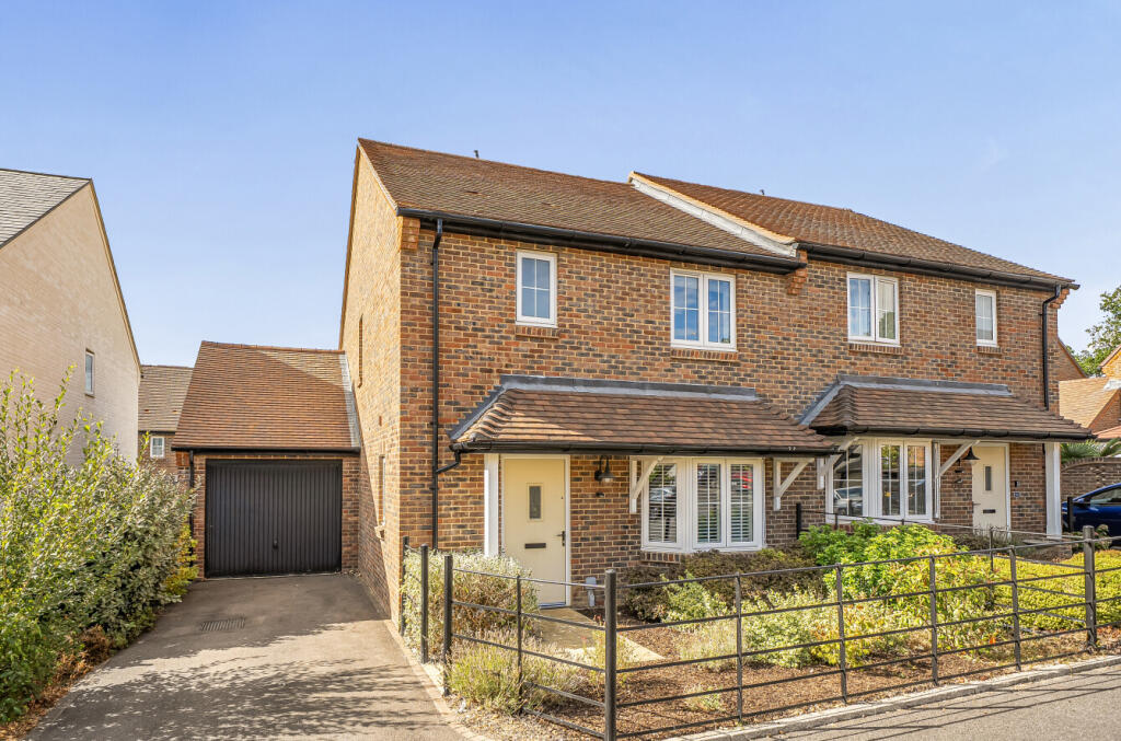 Main image of property: Buttercup Road, Bishops Waltham, Southampton, Hampshire, SO32