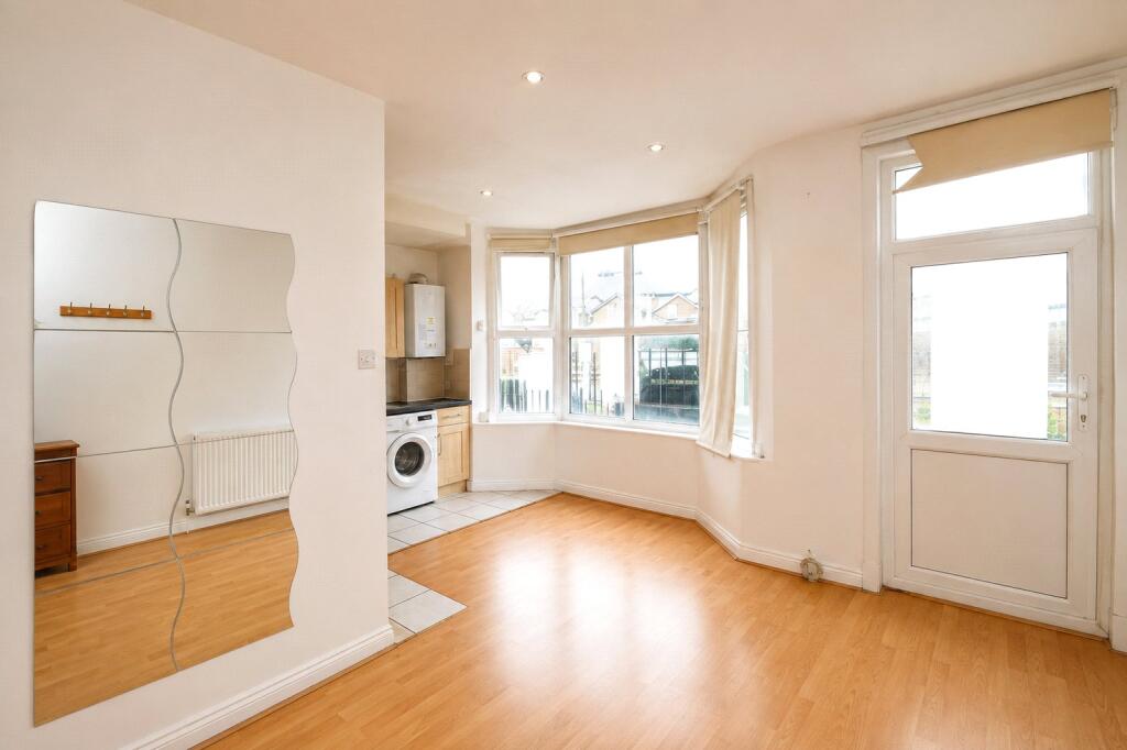 Main image of property: Bensham Lane, Croydon, CR0