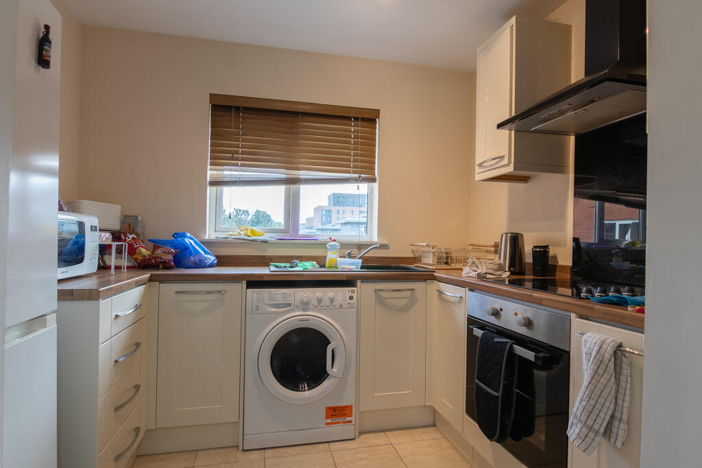Apartment in Coventry, West Midlands - More