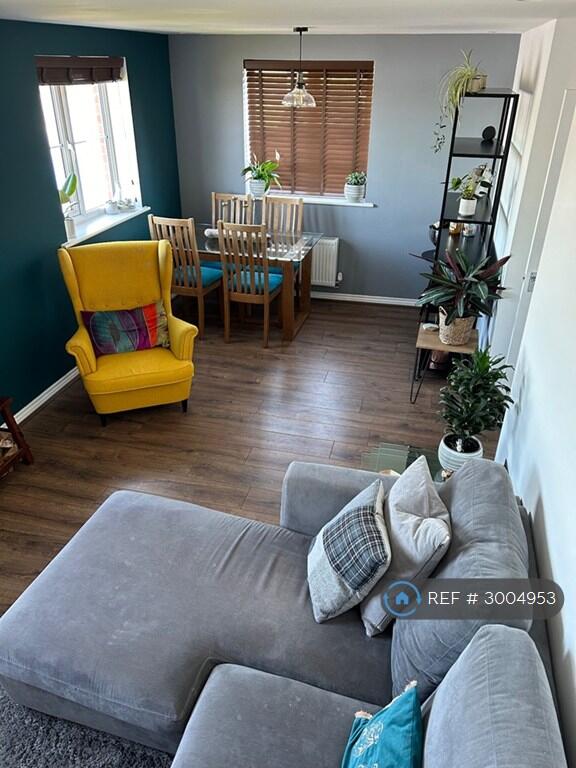 Apartment in Newport - View 3