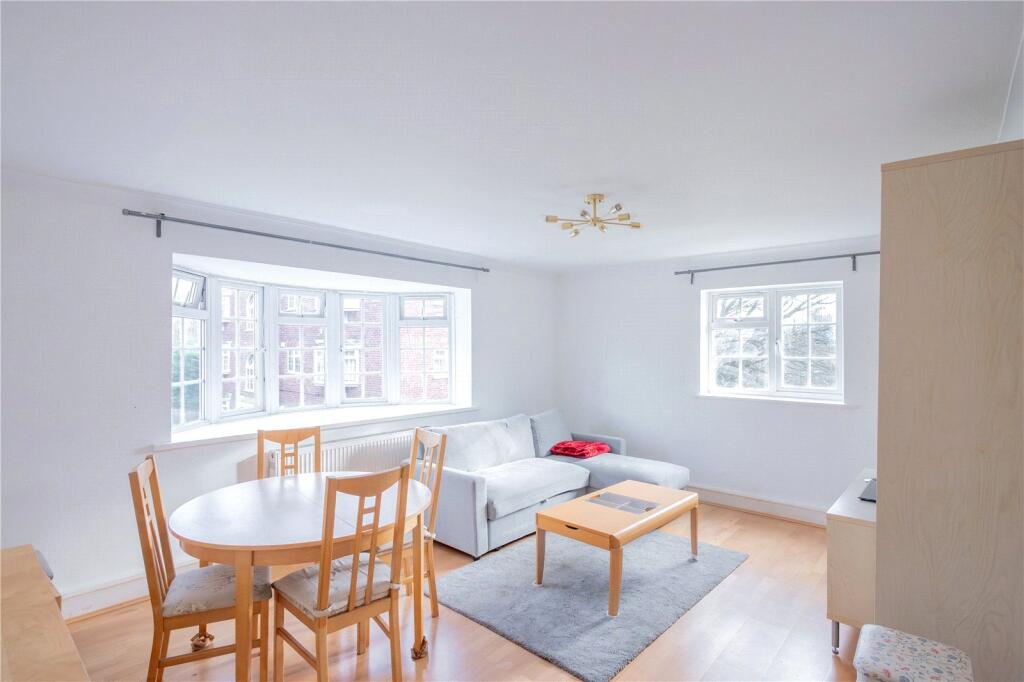 Apartment in London, Twyford - View 2