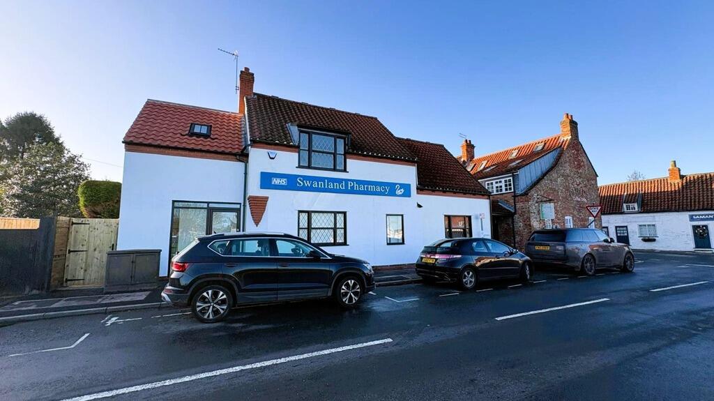 Main image of property: 2 Kemp Road, Swanland, North Ferriby, East Riding Of Yorkshire, HU14 3LT