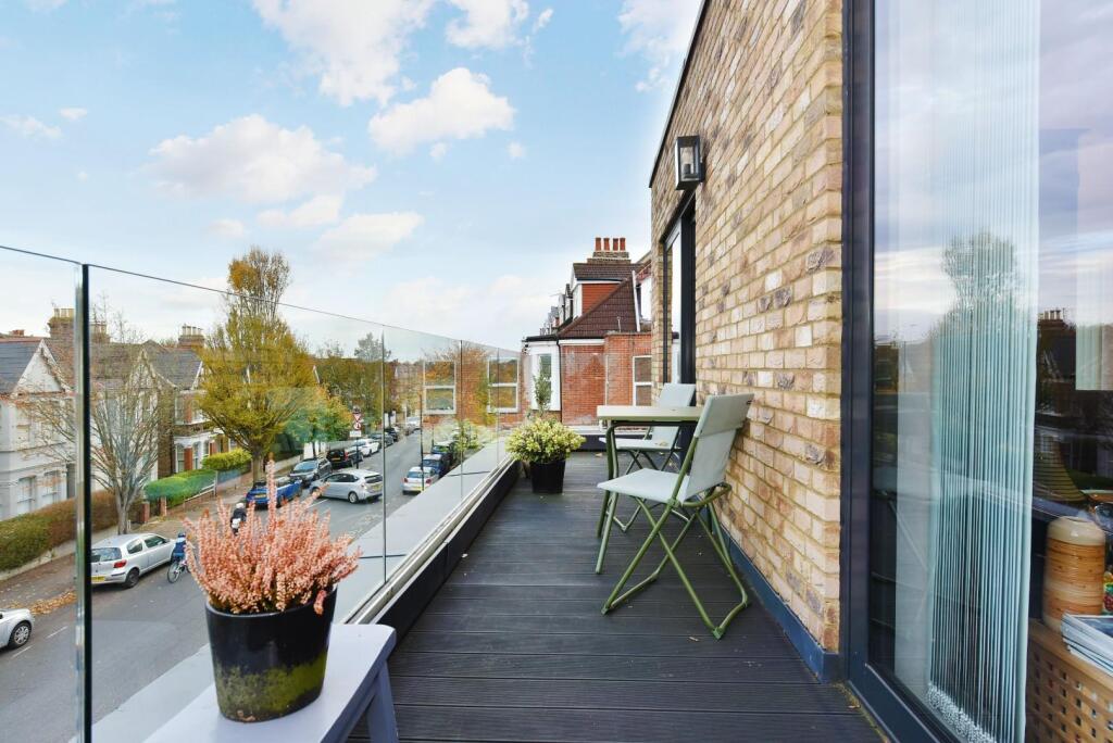 3 bedroom flat for rent