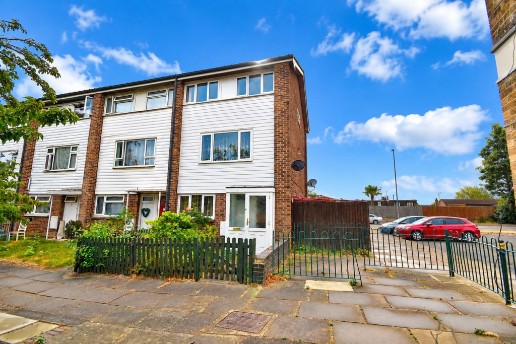 Main image of property: Clee Rise, Northampton, NN5