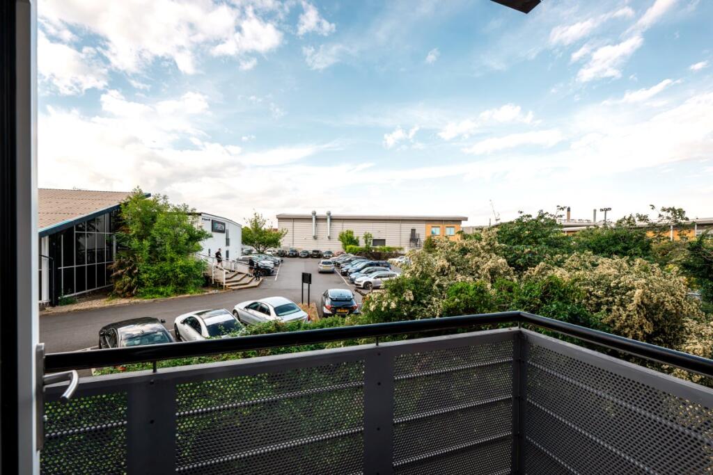 Apartment in Slough - View 5