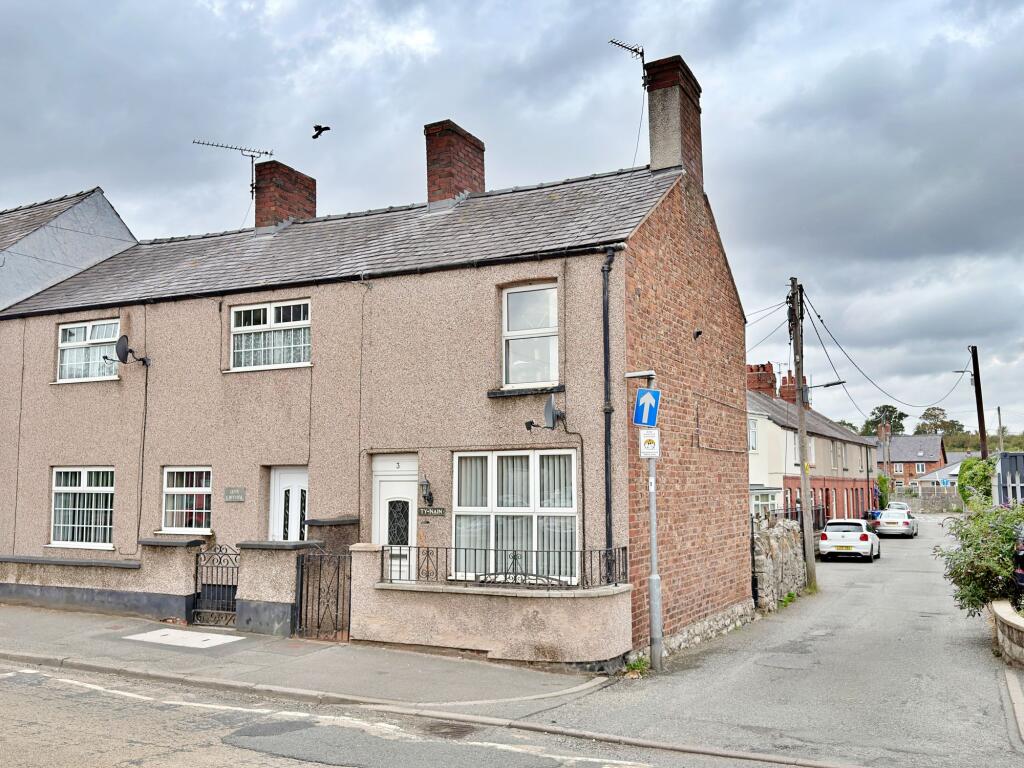 1-bed terraced on Lower Denbigh Road, St. Asaph, LL17, £119,995
