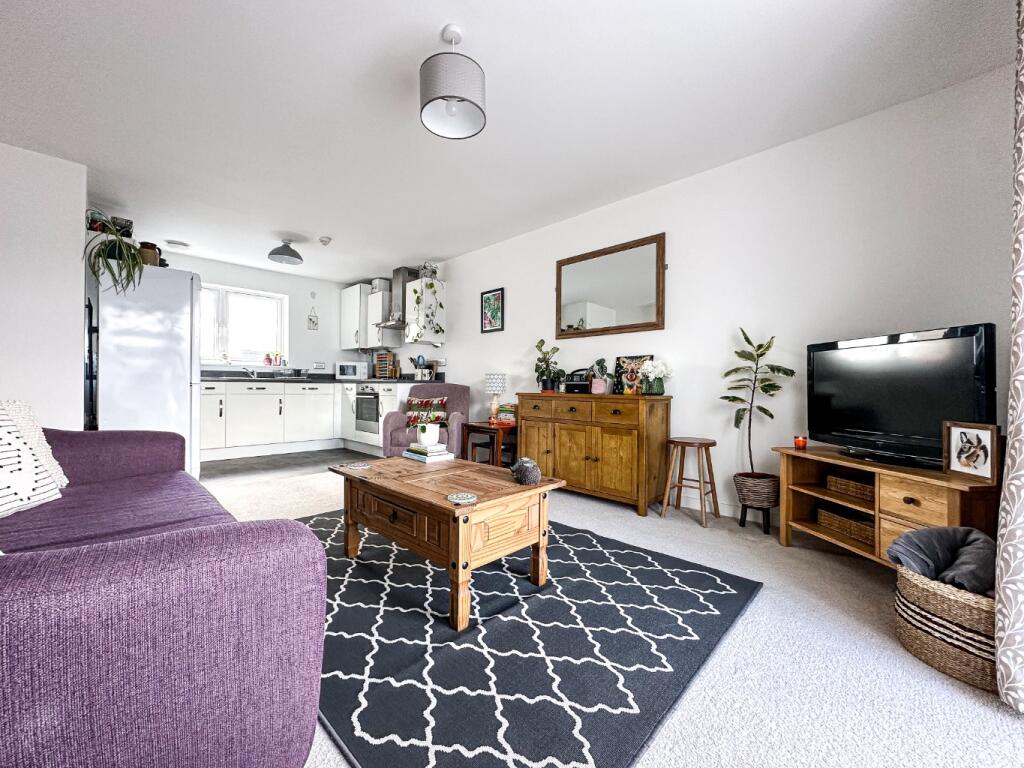 Apartment in Taunton - View 4