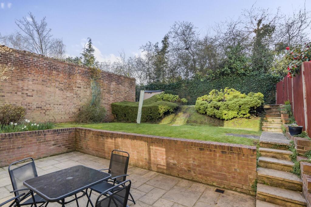 The Ridings, Alverstone Avenue, East Barnet, Barnet, Greater London, EN4 photo 4