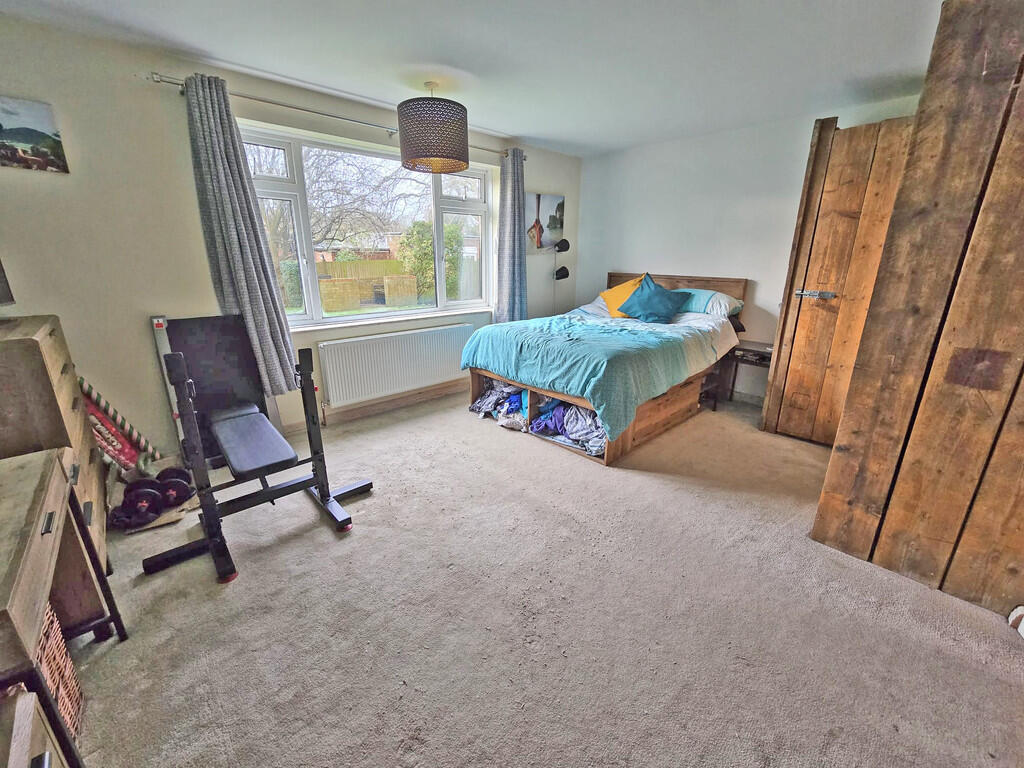 Meadway Court, Southwick photo 4