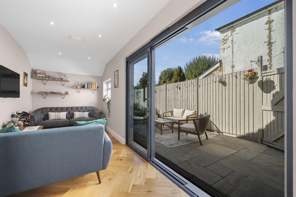 House in Runnymede, Addlestone - View 5