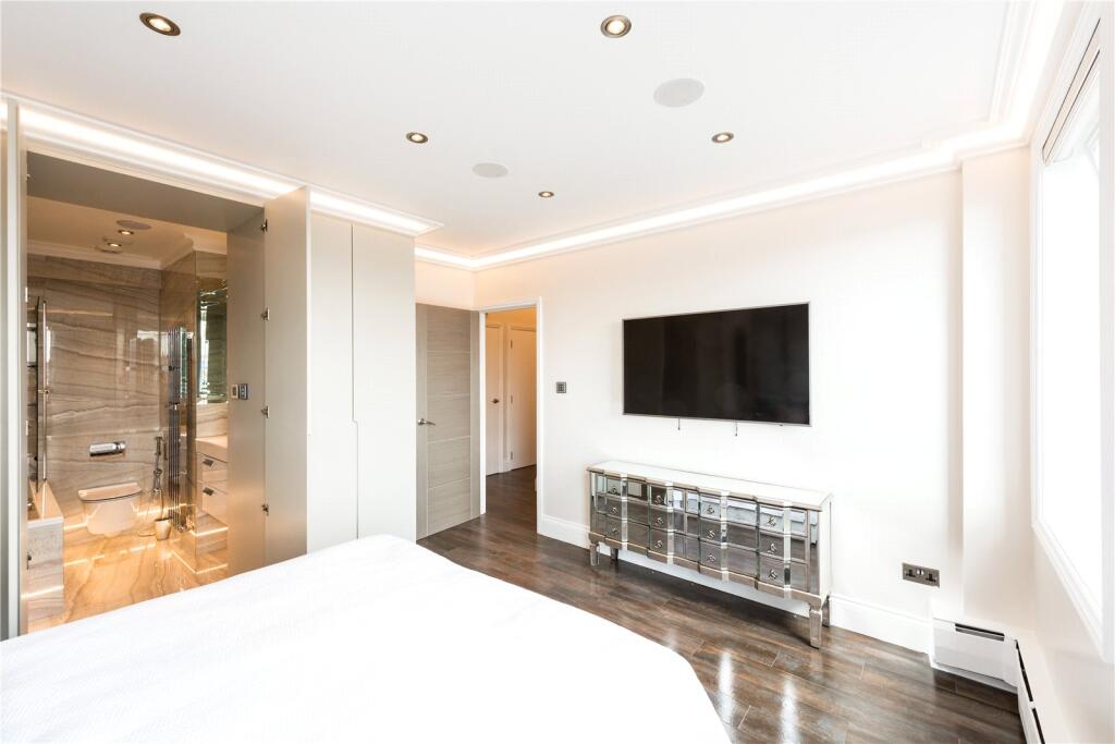 Apartment in London - More