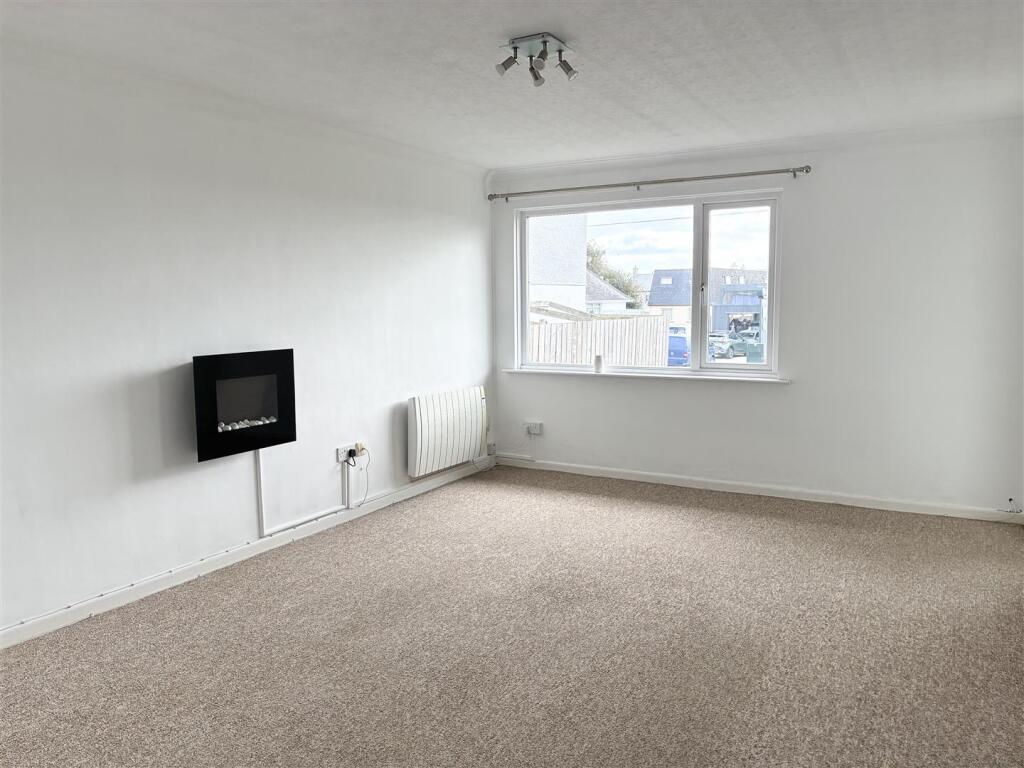 Ashton Court,St Columb Minor, Newquay photo 2