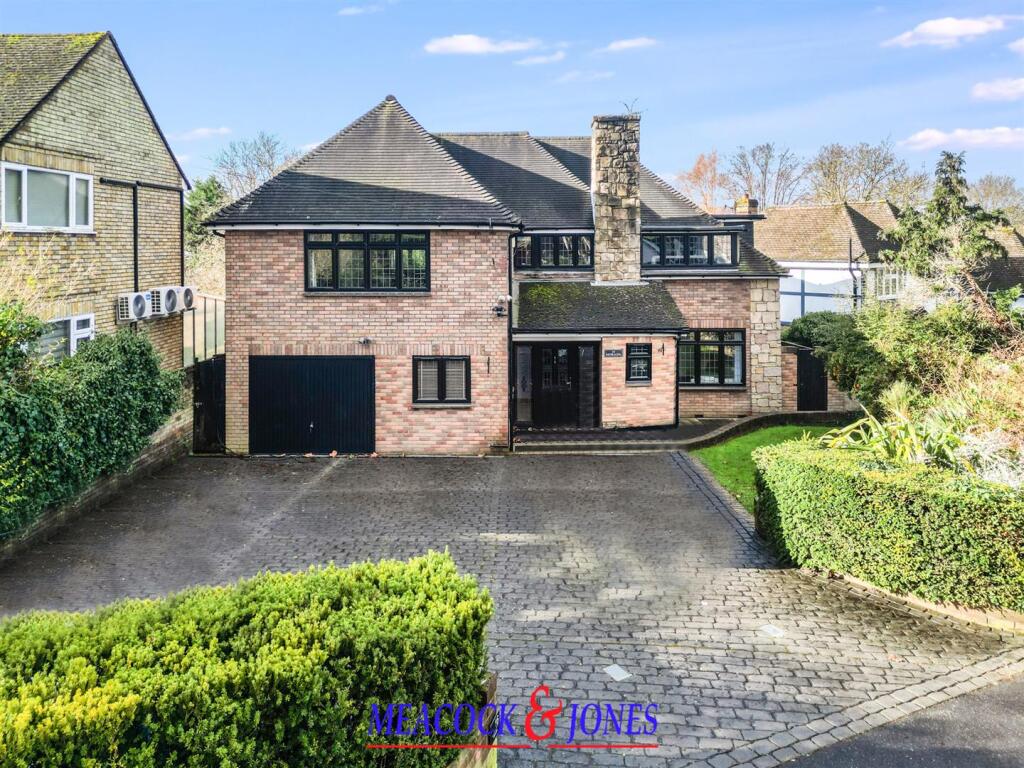 Main image of property: Mount Avenue, Hutton Mount, Brentwood