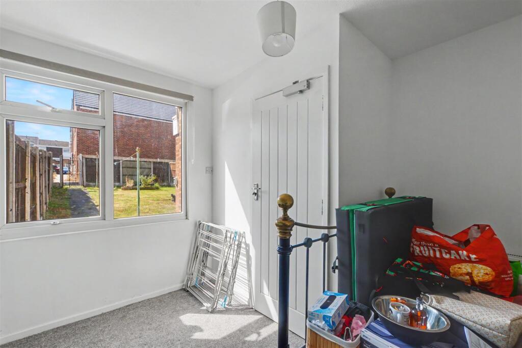 House in Nottingham, Inham Nook, Chilwell - View 3