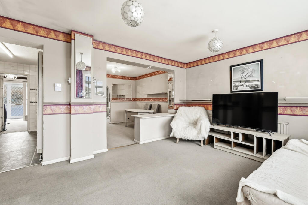 Heath Row, Bishop's Stortford, Hertfordshire, CM23 - View 4