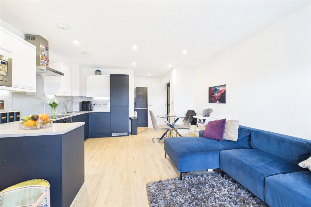 Apartment in Croydon - View 3