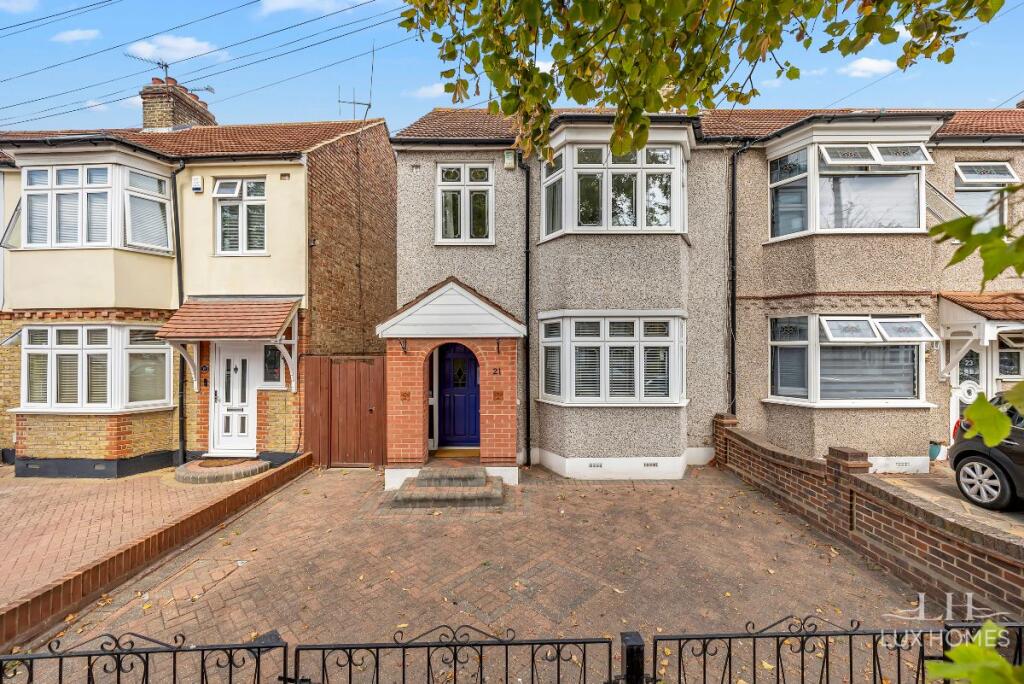 Main image of property: Strathmore Gardens, Hornchurch
