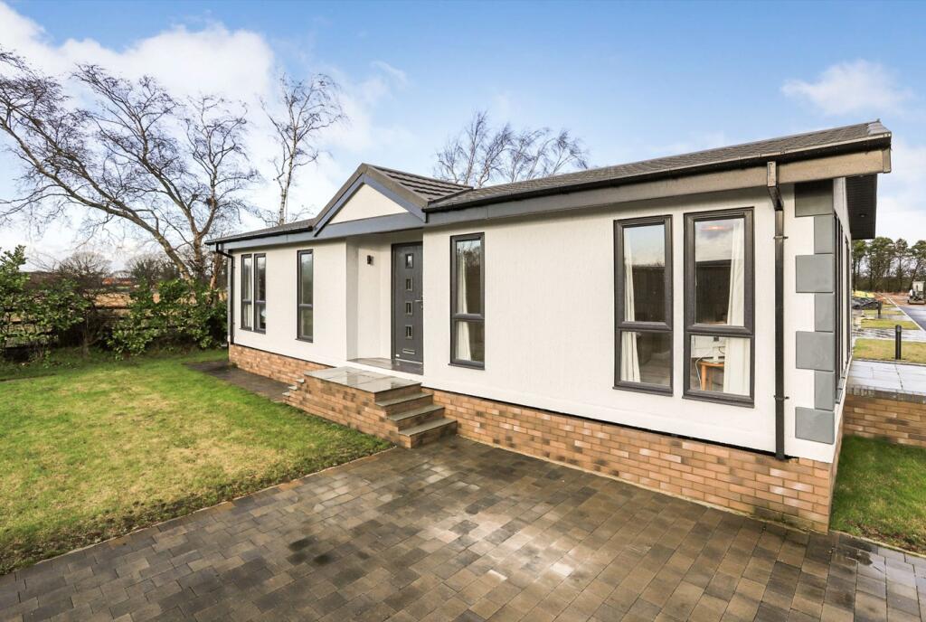 2-bed caravan on Elvington Lane, Elvington, York, £160,000
