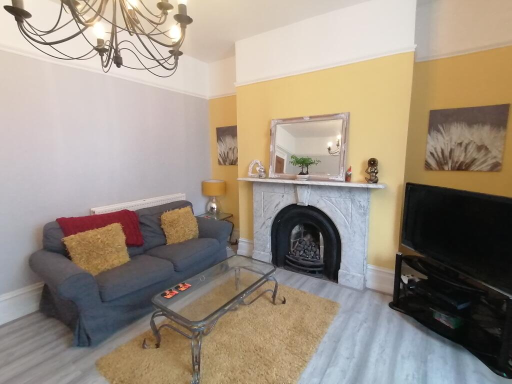 Apartment in Swansea, Uplands - View 3