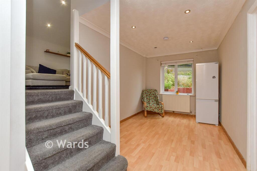 House in Chatham, Wayfield - More
