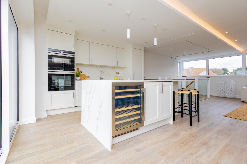 Additional image 3 of 302 Sandbanks Road, Lilliput, Poole