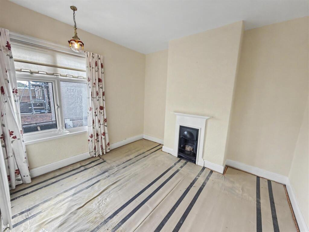 House in Darlington - More