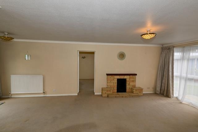 Warren Rise, Frimley, Camberley photo 4
