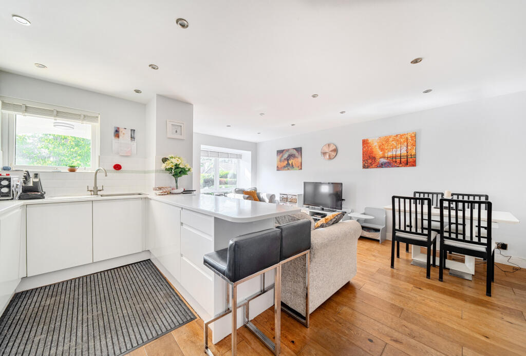 House in London - View 5