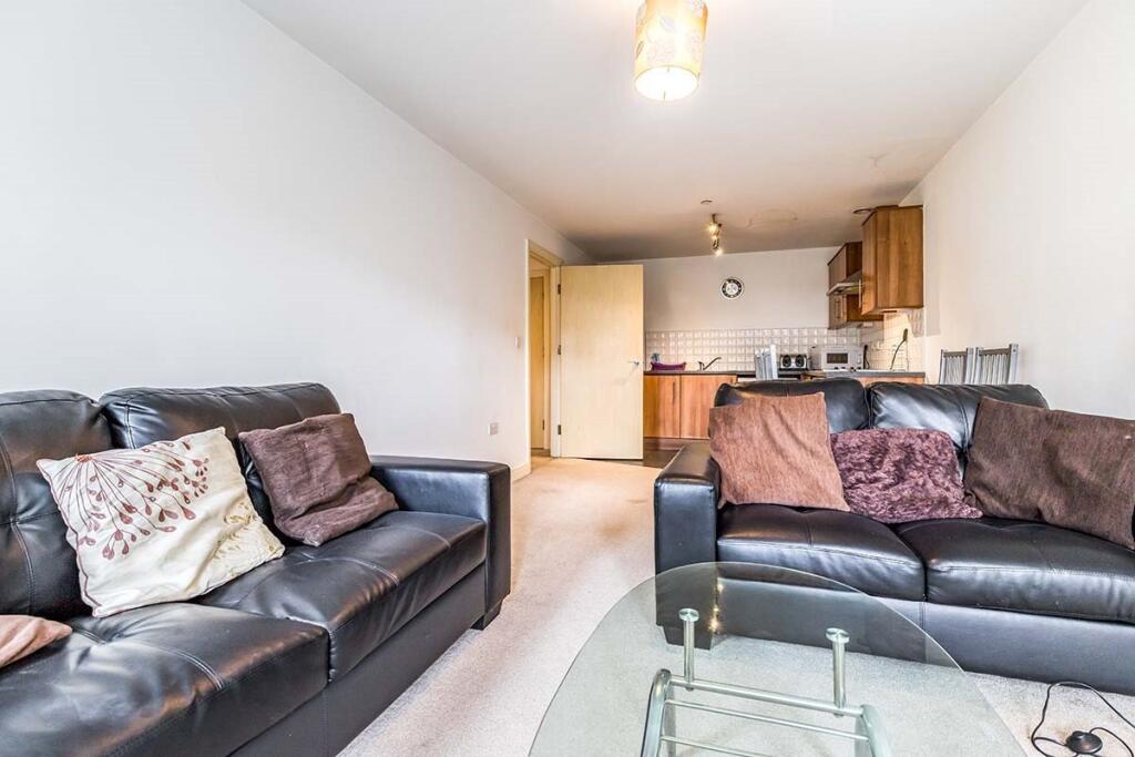 Victoria Avenue East, Manchester, M9 photo 2