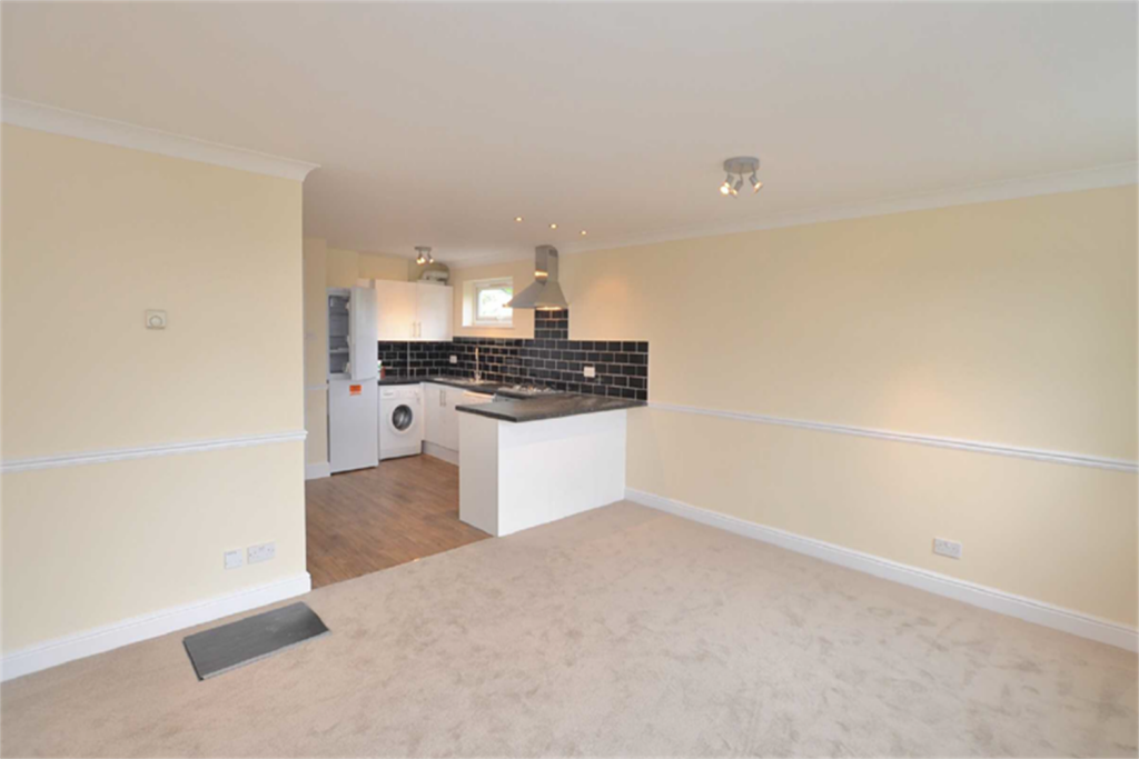 Apartment in Ilford - View 2