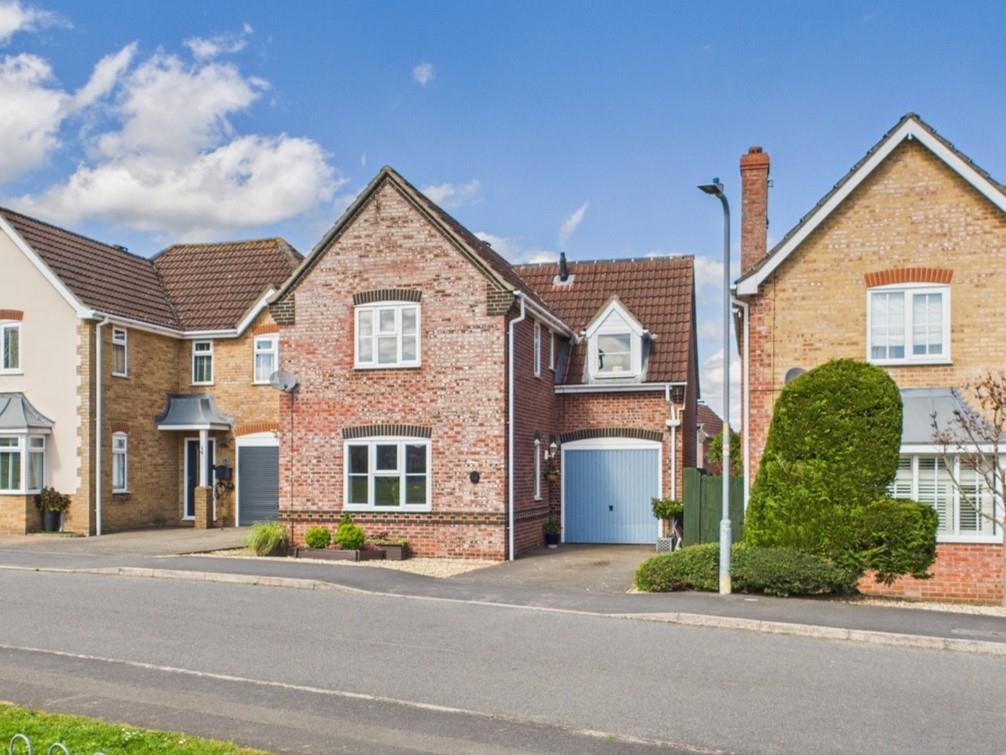 3-bed detached on 12 Thomas Gibson Drive, Horncastle, £259,950