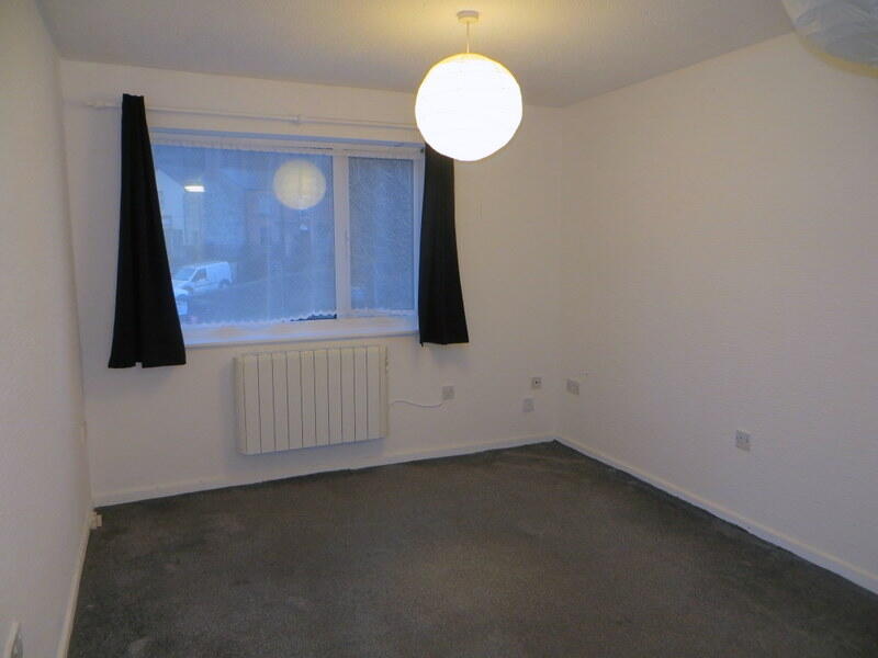 Flat 4, Puzzle Square, Welshpool, Powys, Mid Wales, SY21 7LE photo 2