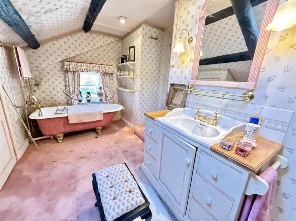 Rear Ensuite