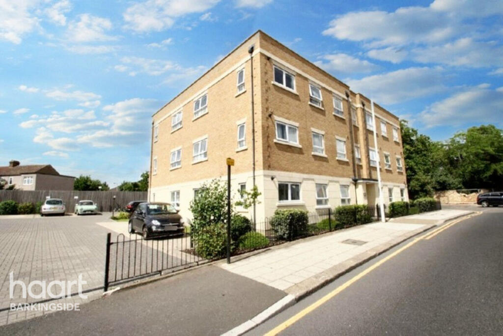 2-bed flat on 751-753 Cranbrook Road, Gants Hill, £325,000